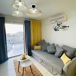 Port Royal Sea View Apartament *